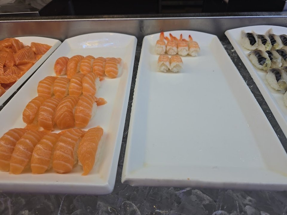 Assorted Sushi on Ice